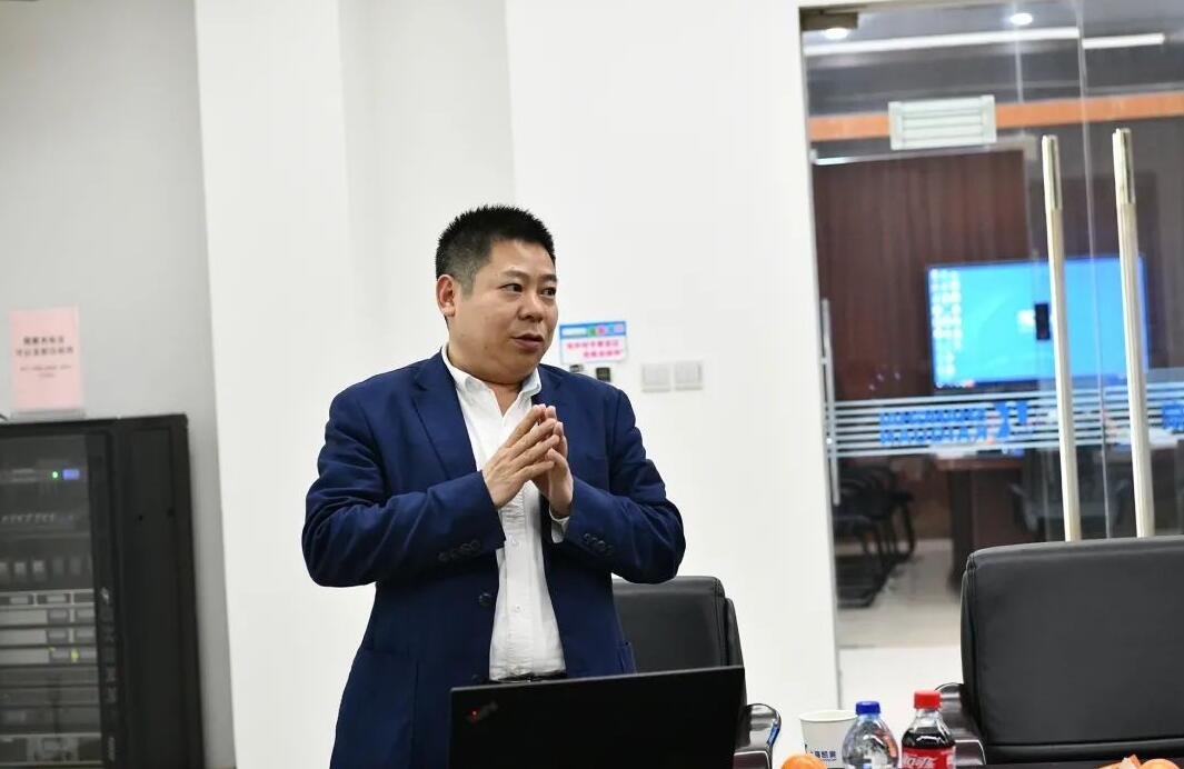圖：上海凱泉節能事業部鄧幫華總經理分享了 高效泵在水系統精細化節能減排方面的典型案例