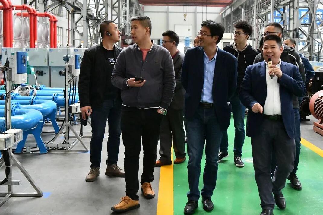 圖：考察團參觀上海凱泉工業園