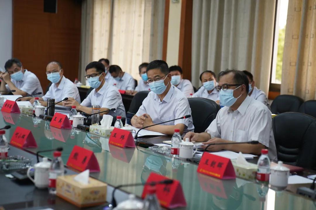 江南工業集團召開科研工作專題研討會