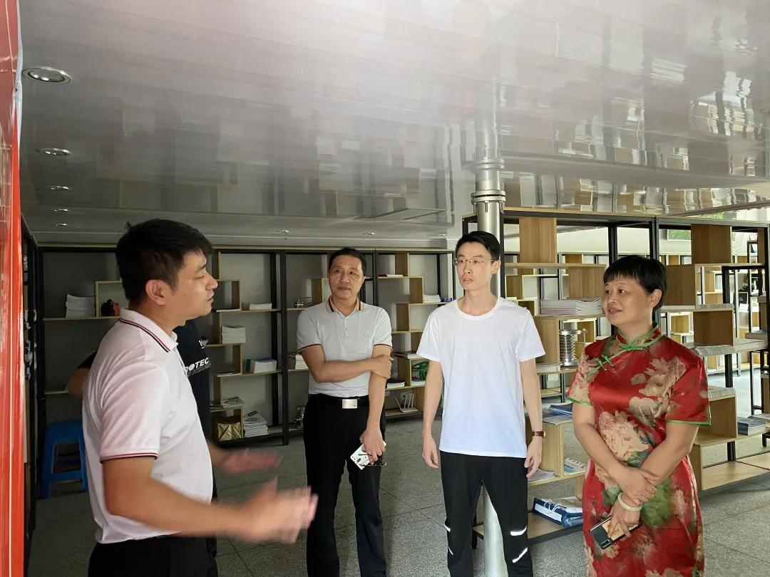 南安市科技局局長李紅婷一行蒞臨海西閥門協會考察指導