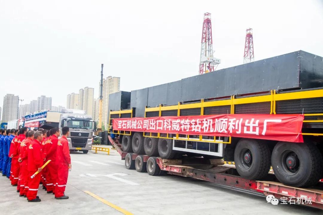 寶石機械自營出口修井機項目出廠發運