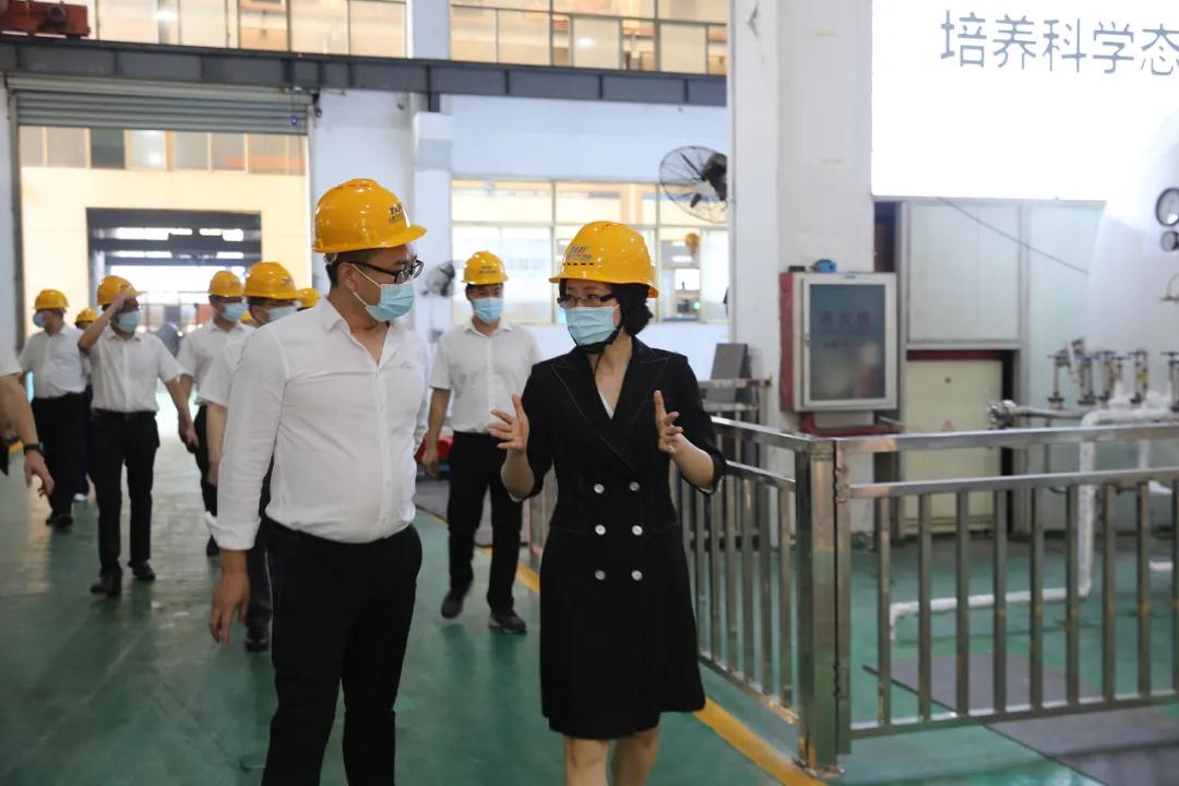 永嘉縣委書記王彩蓮到甌北專題調研泵閥產業發展工作