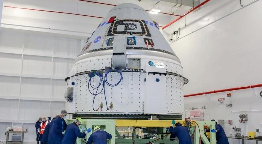 NASA和波音公司正在权衡整改OFT-2任务的各种选择,包括对服务舱进行小范围维修,以及替换新的服务舱。 NASA和波音公司正在权衡整改OFT-2任务的各种选择,包括对服务舱进行小范围维修,以及替换新的服务舱。