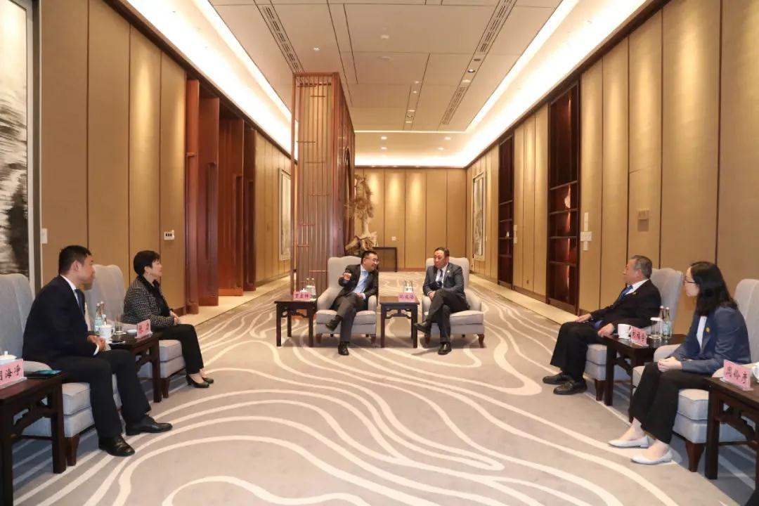 中國國際進口博覽局與中國機械工業集團有限公司簽署戰略合作協議