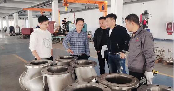 溫州市軟件行業(yè)協(xié)會(huì)會(huì)長(zhǎng)林偉文一行來(lái)溫州金鑫生化閥門考察交流