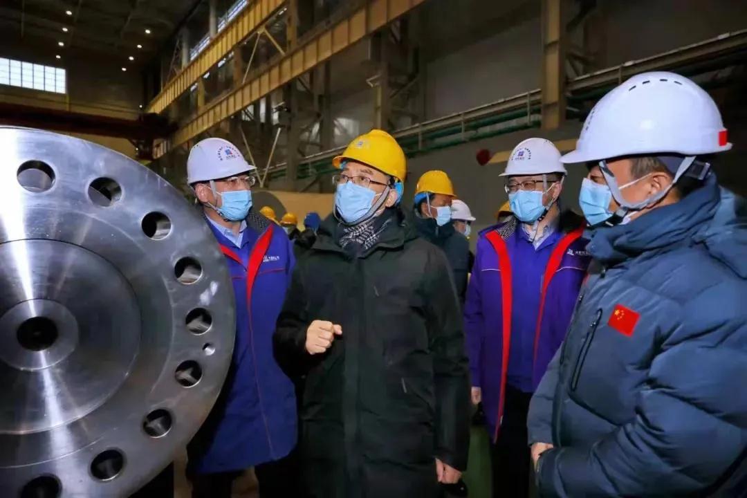 12月17日下午，许勤在哈电集团汽轮机公司调研。