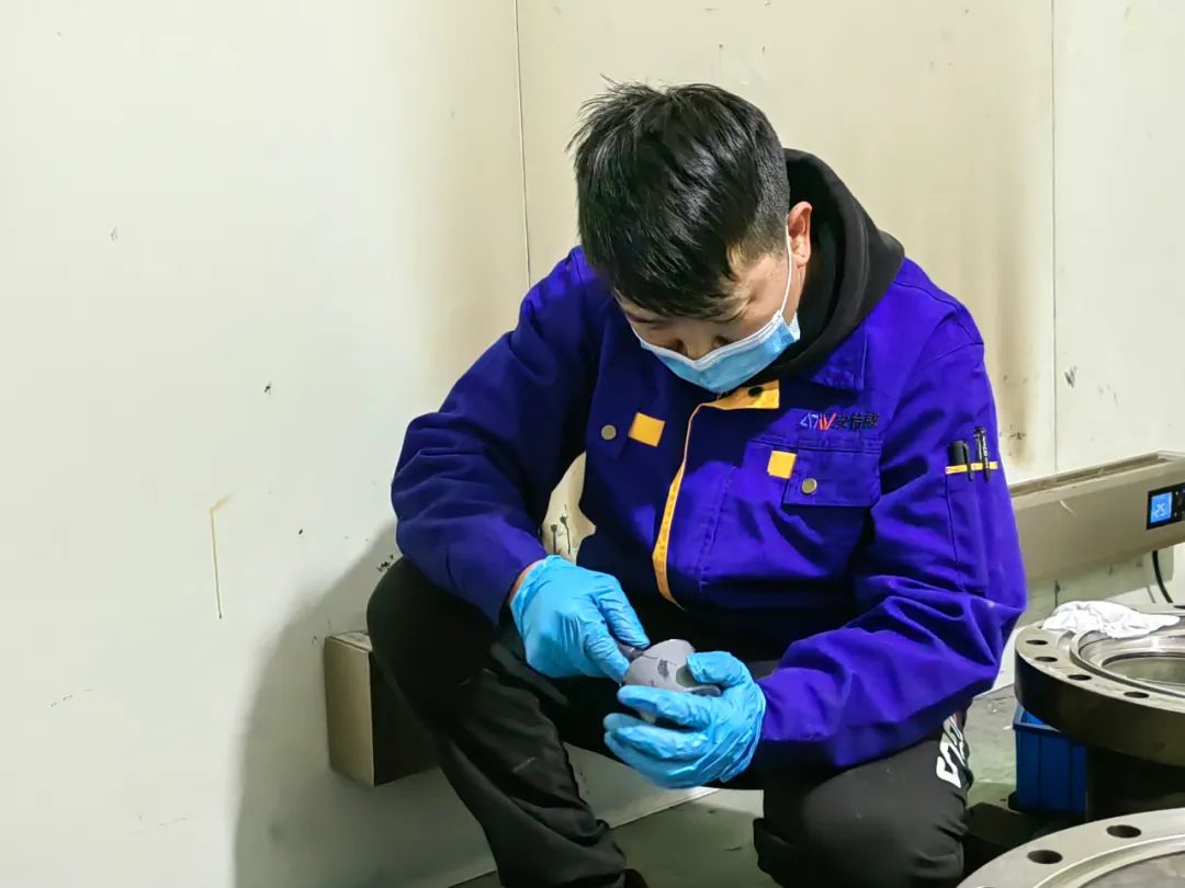 安特威閥門裝配車間班長畢忠強(qiáng)：謙虛做人，認(rèn)真做事