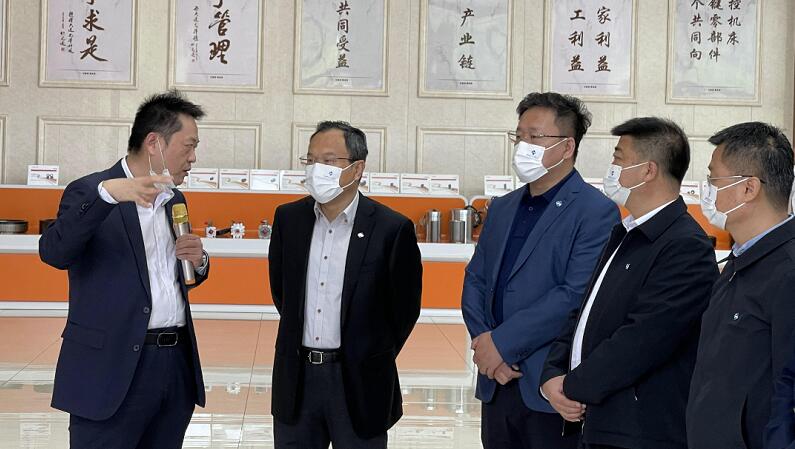 参观集团展厅 参观集团展厅