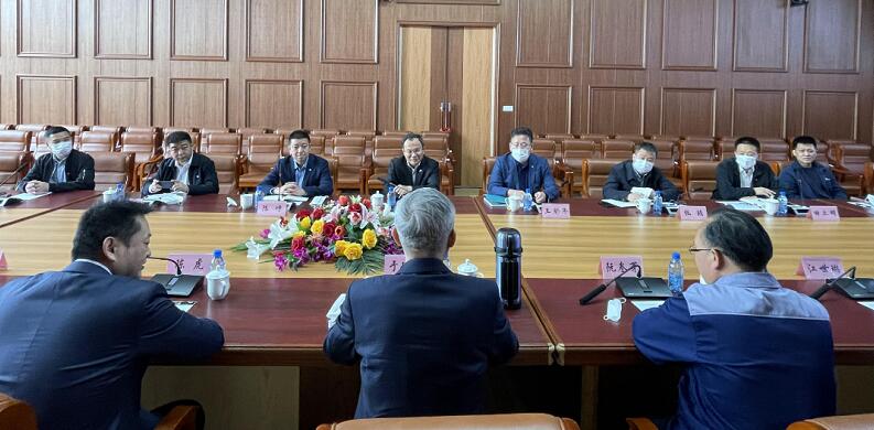 双方在会议室座谈交流 双方在会议室座谈交流