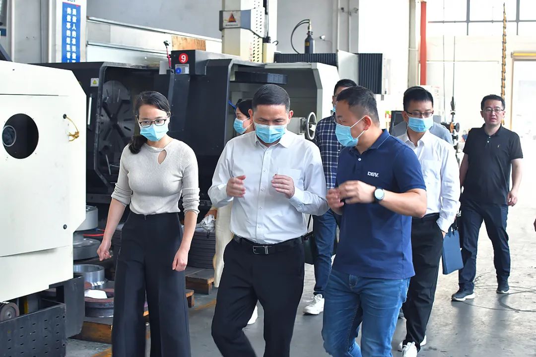 溫州市政府副秘書長張榜桃蒞臨東寶閥門開展惠企紓困走訪活動