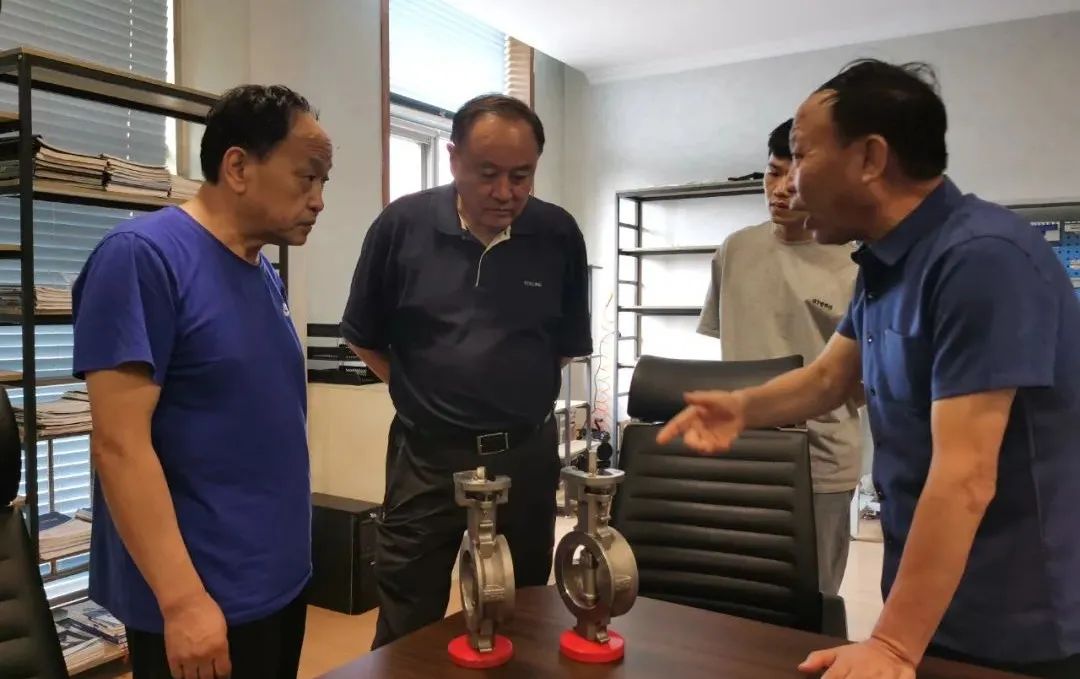 中通協(xié)副會(huì)長(zhǎng)張宗列走訪調(diào)研好利閥業(yè)