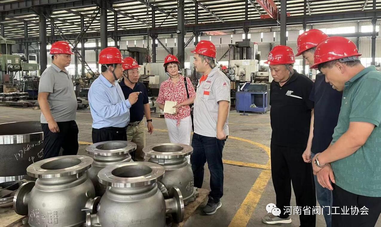 参观开阀公司生产车间