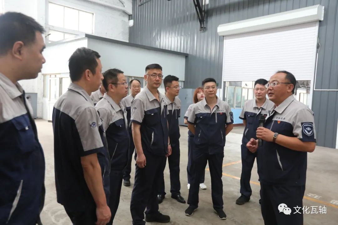 瓦轴集团深入一线慰问高温作业岗位员工 瓦轴集团深入一线慰问高温作业岗位员工