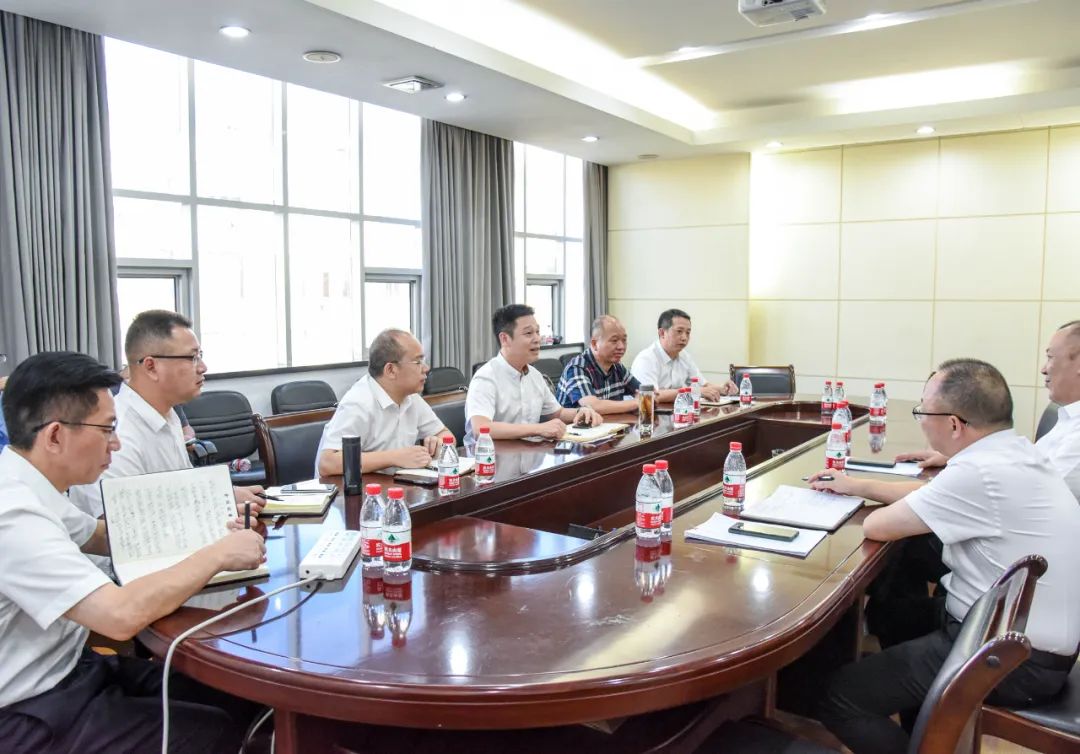 玉環(huán)市委副書記、市長杜年勝深入走訪龍溪鎮(zhèn)部分閥門企業(yè)