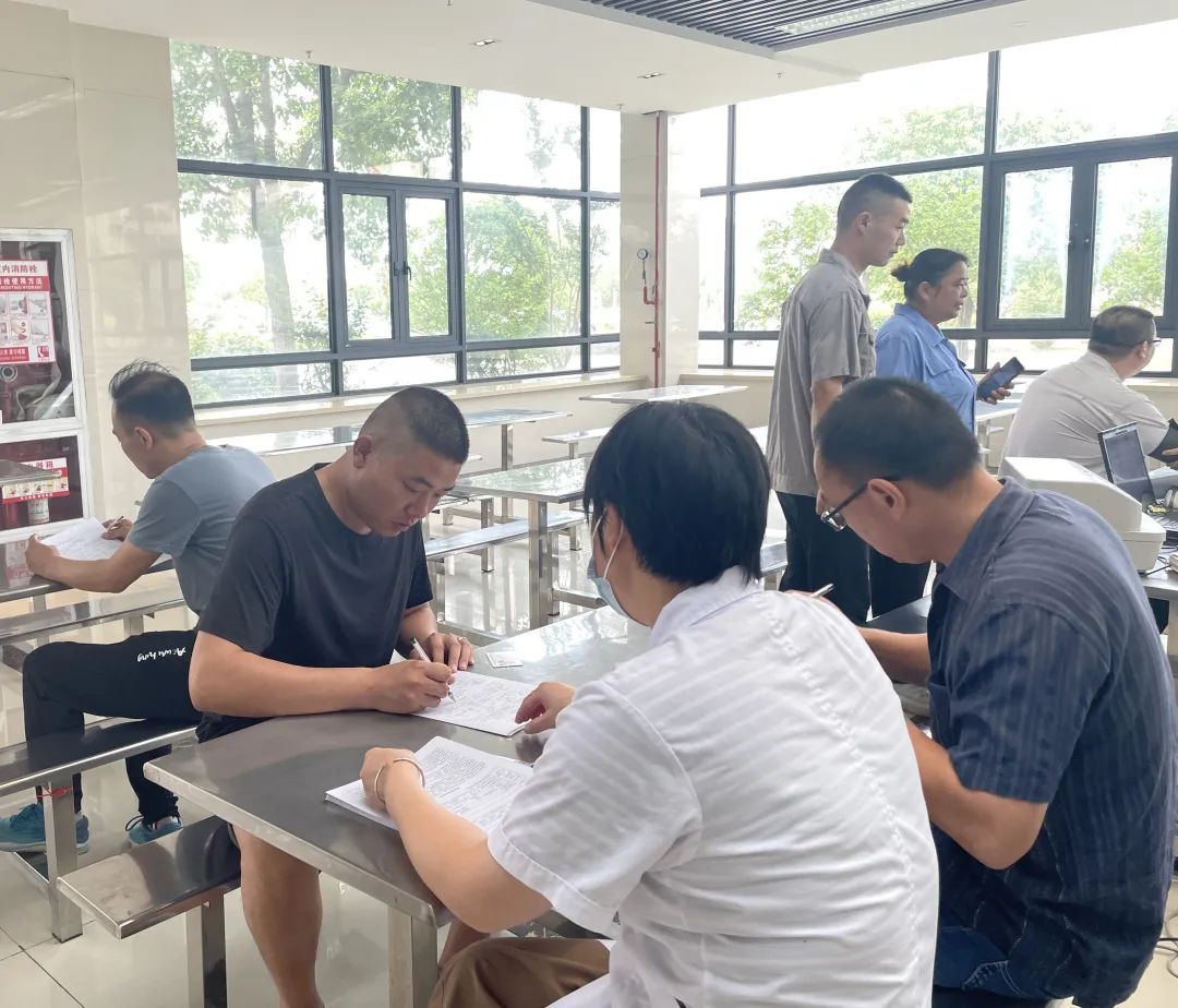 江苏神通阀门公司组织开展无偿献血公益活动 江苏神通阀门公司组织开展无偿献血公益活动