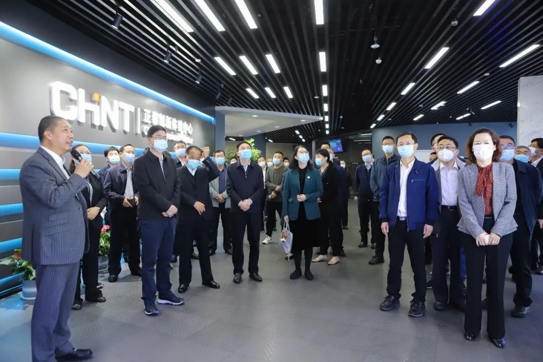 華東六省一市大區(qū)計(jì)量工作專家組一行蒞臨正泰儀表