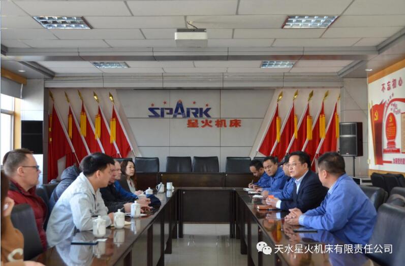 俄罗斯客商来天水星火机床公司考察 俄罗斯客商来天水星火机床公司考察
