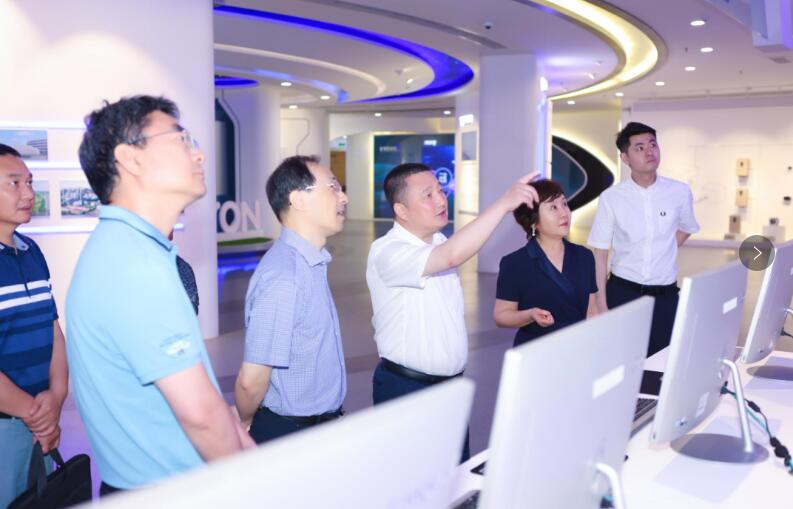 江苏省工信厅张星副厅长莅临科远智慧考察“智改数转”技术创新情况 江苏省工信厅张星副厅长莅临科远智慧考察“智改数转”技术创新情况