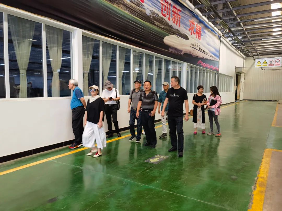 江苏省无锡市企业家代表团一行到西北轴承参观交流 江苏省无锡市企业家代表团一行到西北轴承参观交流
