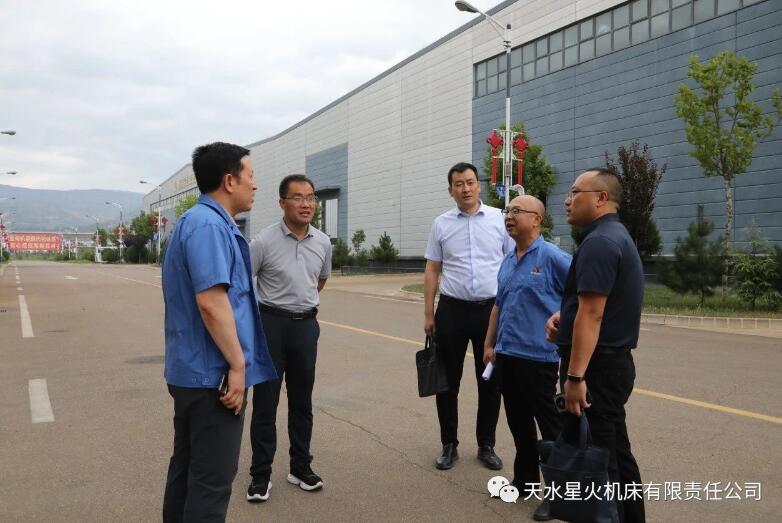 天水市市委人才办裴育栋到星火机床公司调研并座谈 天水市市委人才办裴育栋到星火机床公司调研并座谈