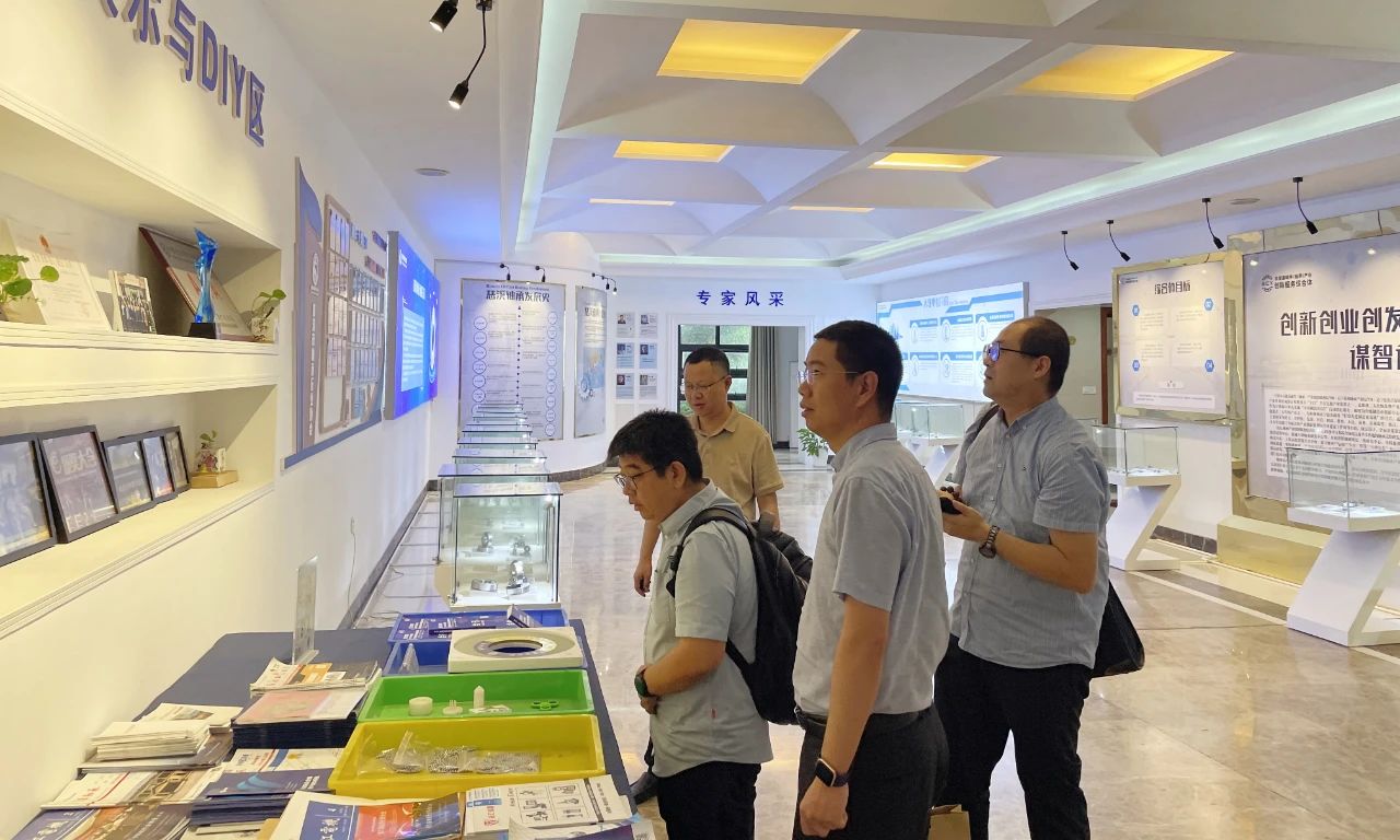 中国机械工程学会领导与专家莅临慈溪市轴承行业协会考察指导 中国机械工程学会领导与专家莅临慈溪市轴承行业协会考察指导