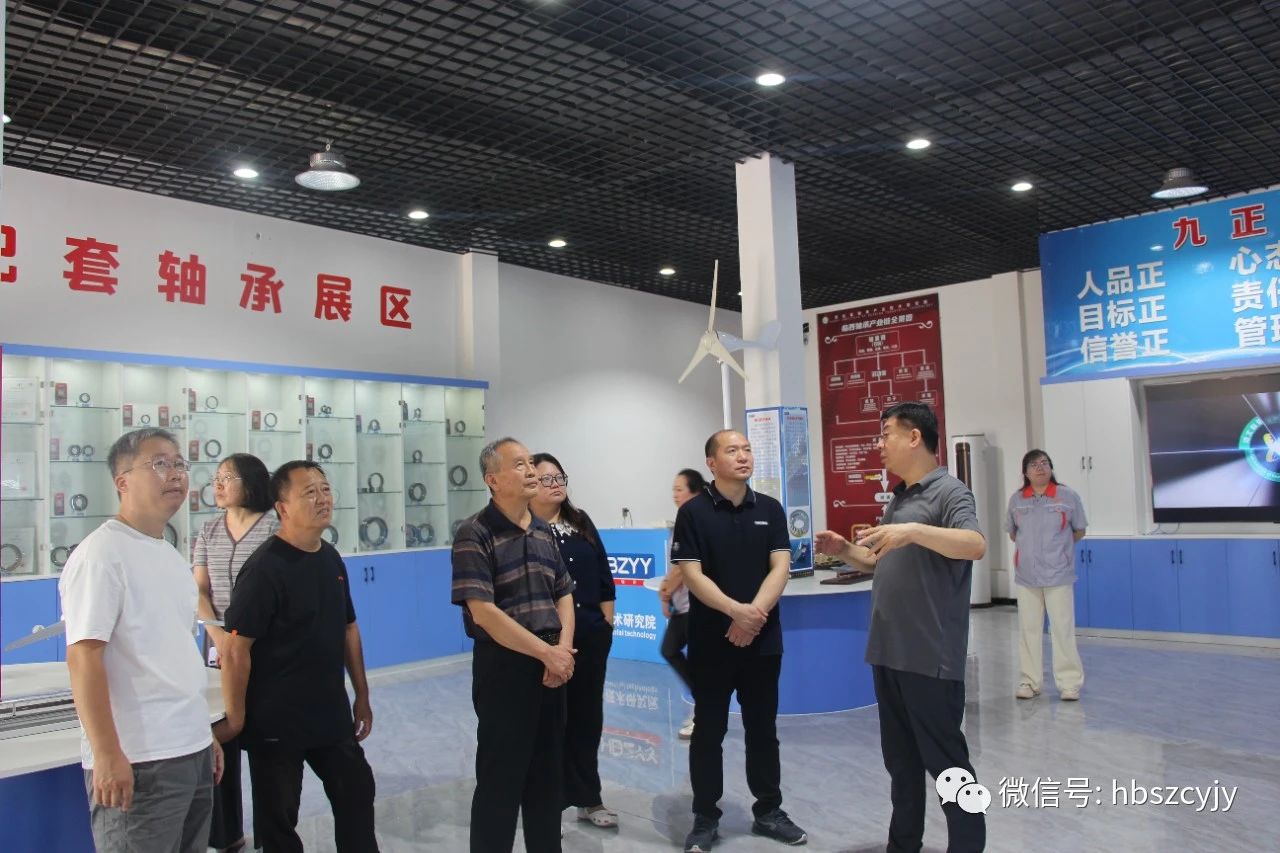 宋处长在研发成果展示厅 宋处长在研发成果展示厅