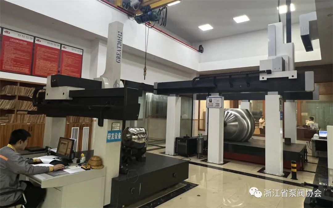 欧意阀门首台64″超大口径球体成功下线 欧意阀门首台64″超大口径球体成功下线