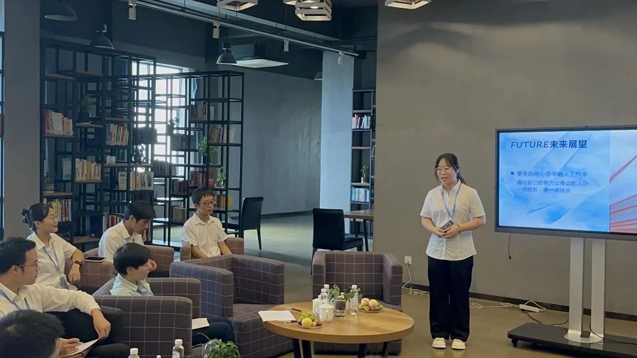 南方泵業(yè)開展大學生沙龍座談活動