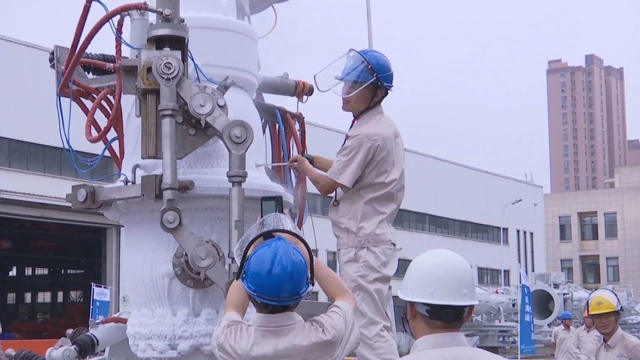 国内首创大口径LNG“中国大臂”成功完成国产化鉴定 国内首创大口径LNG“中国大臂”成功完成国产化鉴定