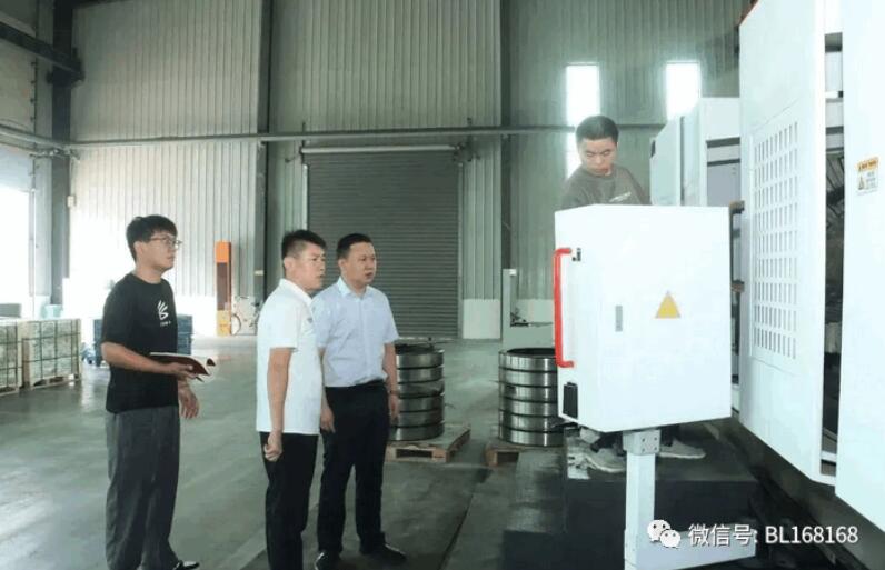 烟店镇党委书记于繁昌到山东华工轴承开展调研 烟店镇党委书记于繁昌到山东华工轴承开展调研