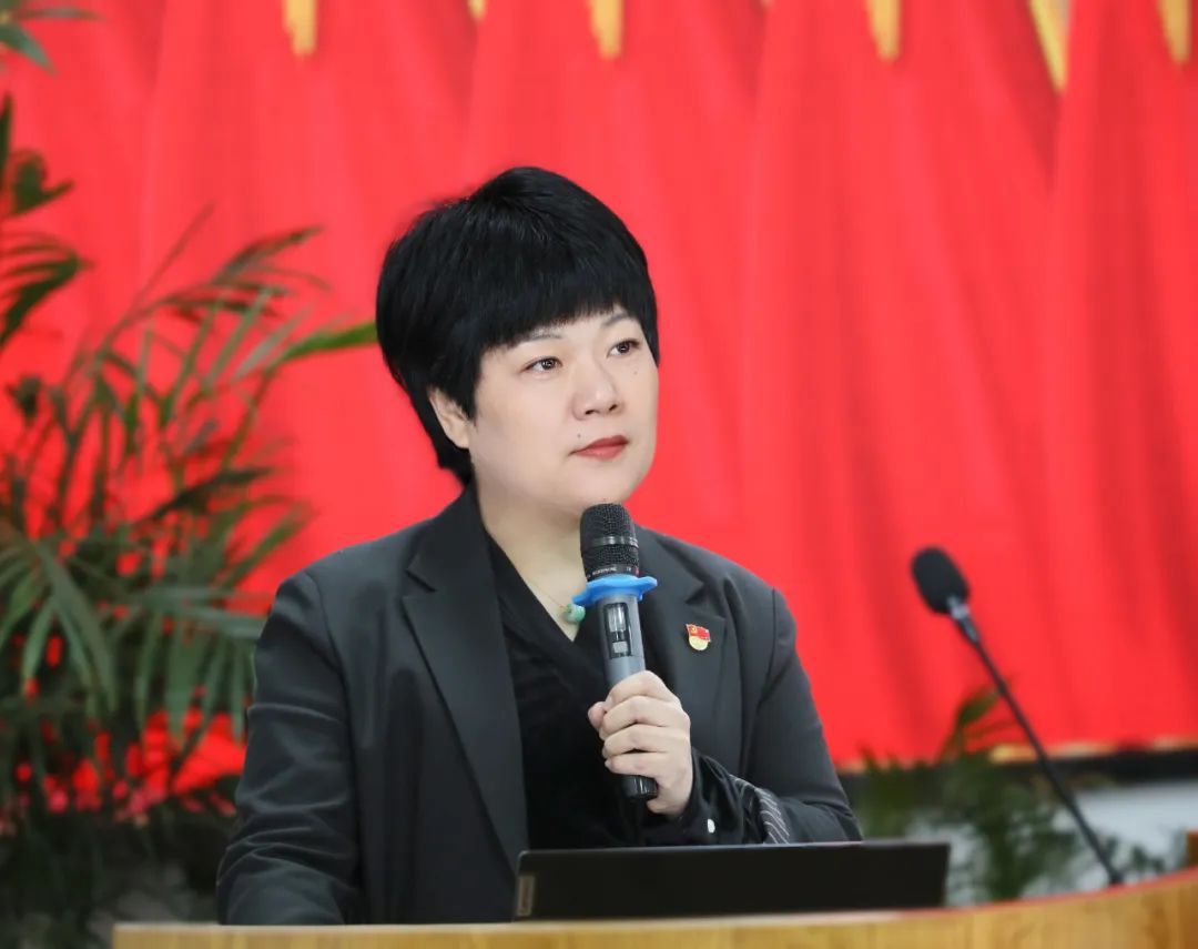迪艾智控工会联合会首任主席 陈宇艳 迪艾智控工会联合会首任主席 陈宇艳