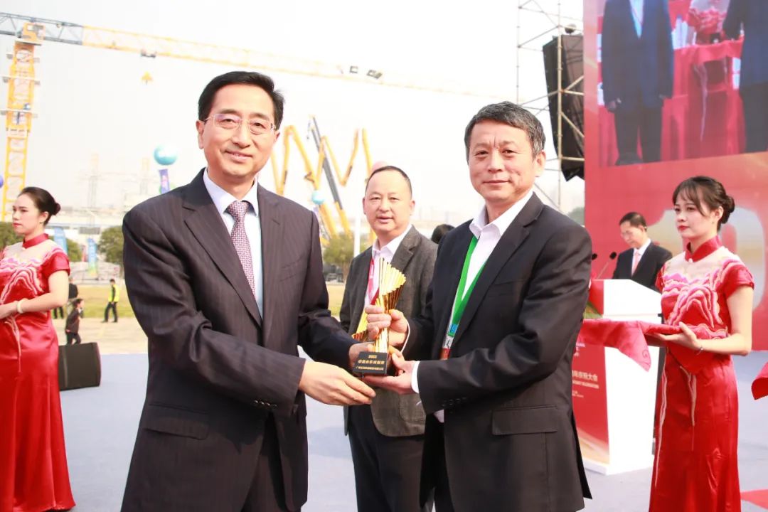 洛轴荣获柳工“卓越合作成就奖”“5A级优秀供应商奖” 洛轴荣获柳工“卓越合作成就奖”“5A级优秀供应商奖”