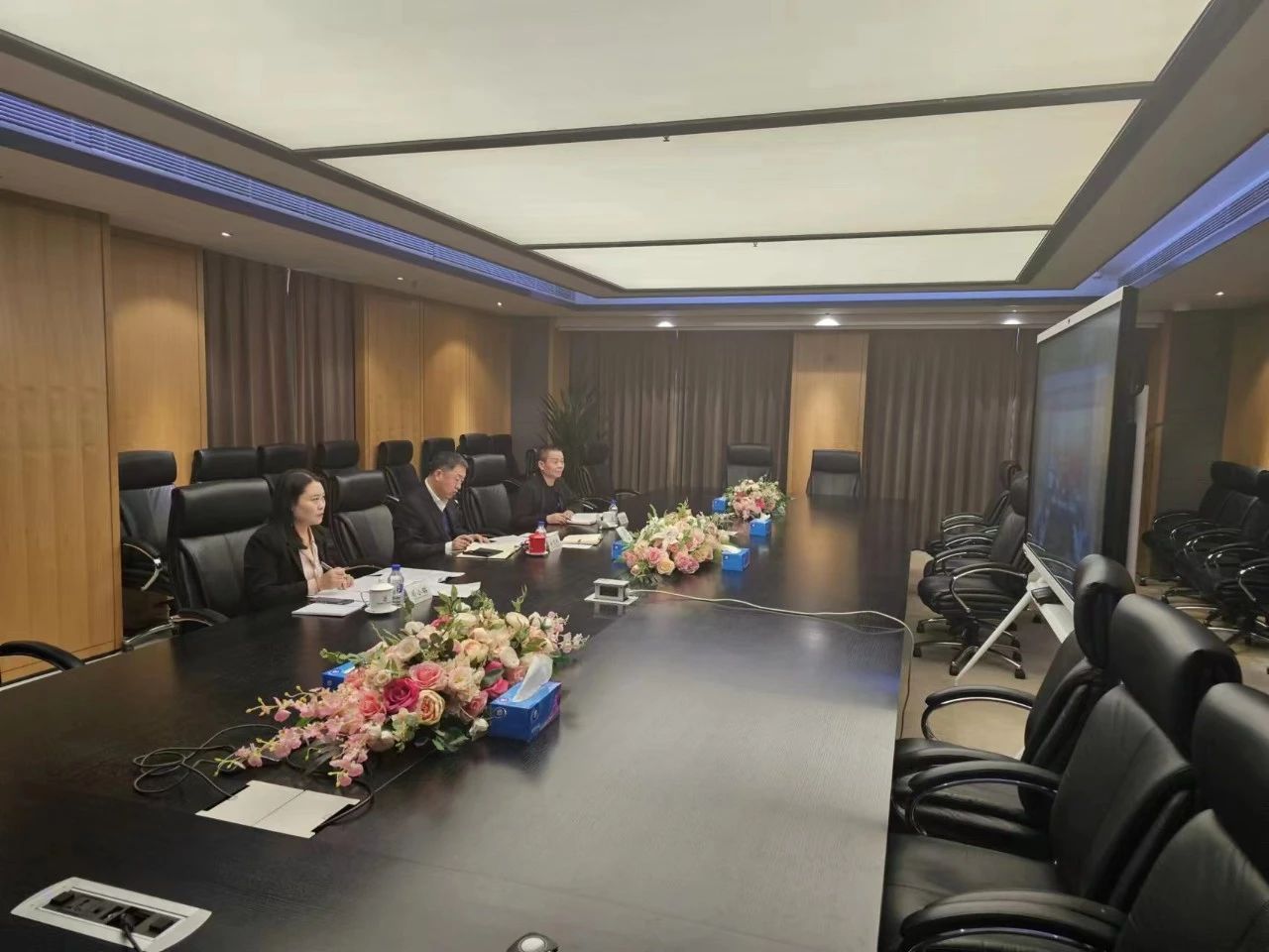 中核华建总经理宋克祥督导中核苏阀第三党支部组织生活会 中核华建总经理宋克祥督导中核苏阀第三党支部组织生活会