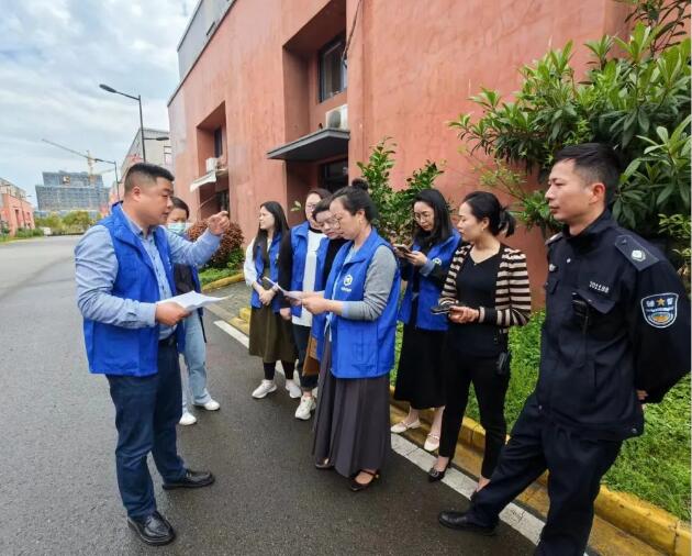 宁波模具产业园区开展“志愿相伴 共筑安全防线”主题党日活动 宁波模具产业园区开展“志愿相伴 共筑安全防线”主题党日活动
