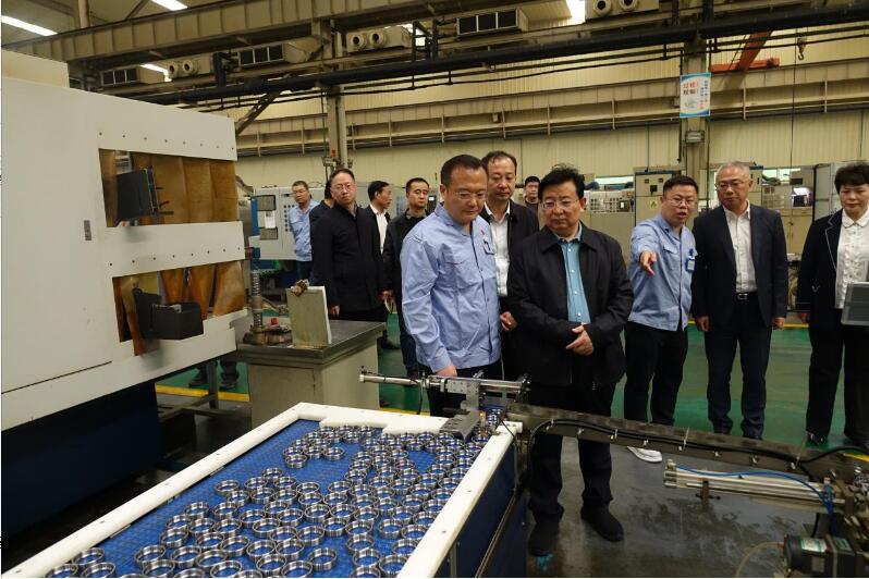 洛阳市委副书记、市长徐衣显到轴研所高新产业园开展调研 洛阳市委副书记、市长徐衣显到轴研所高新产业园开展调研
