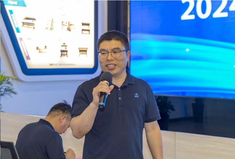 副總經(jīng)理張?zhí)m軍發(fā)言