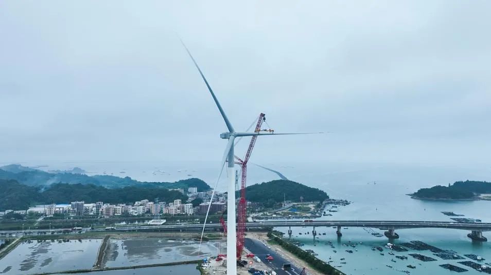 洛陽軸研科技主軸軸承助力全球首臺18兆瓦風電機組順利吊裝