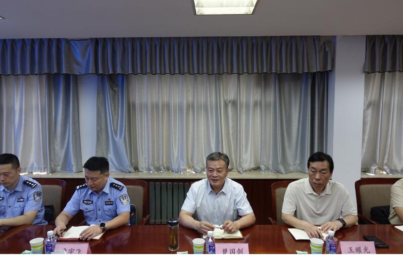 洛阳市副市长、公安局局长楚国剑到轴研所调研 洛阳市副市长、公安局局长楚国剑到轴研所调研