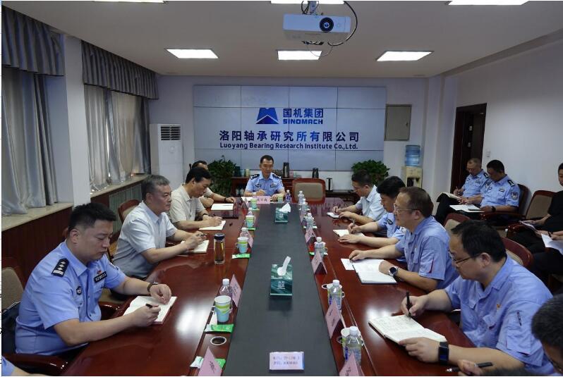 洛阳市副市长、公安局局长楚国剑到轴研所调研 洛阳市副市长、公安局局长楚国剑到轴研所调研
