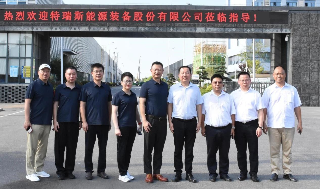 會后特瑞斯一行還參觀了蕪湖真蘭工廠并合影留念