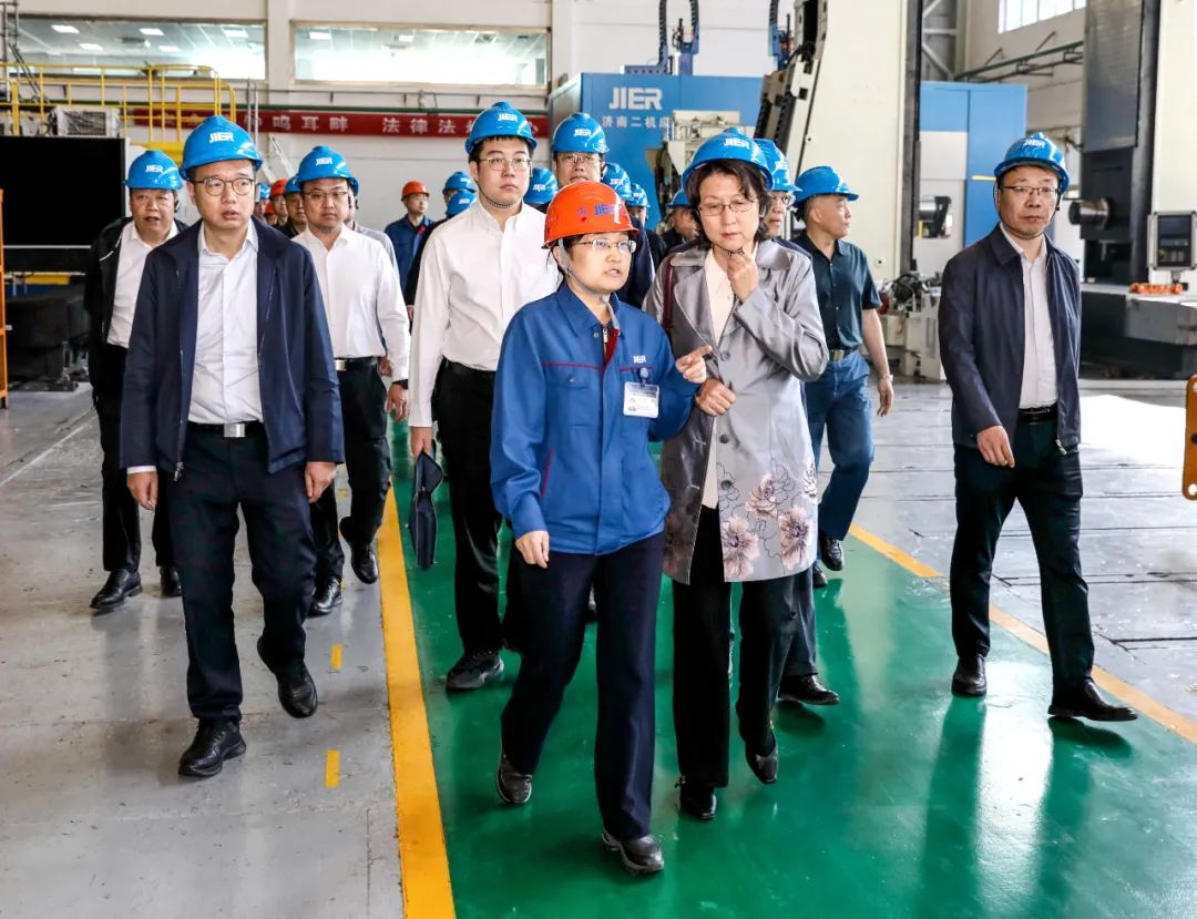 國家發(fā)改委環(huán)資司司長劉德春一行來濟南二機床調(diào)研