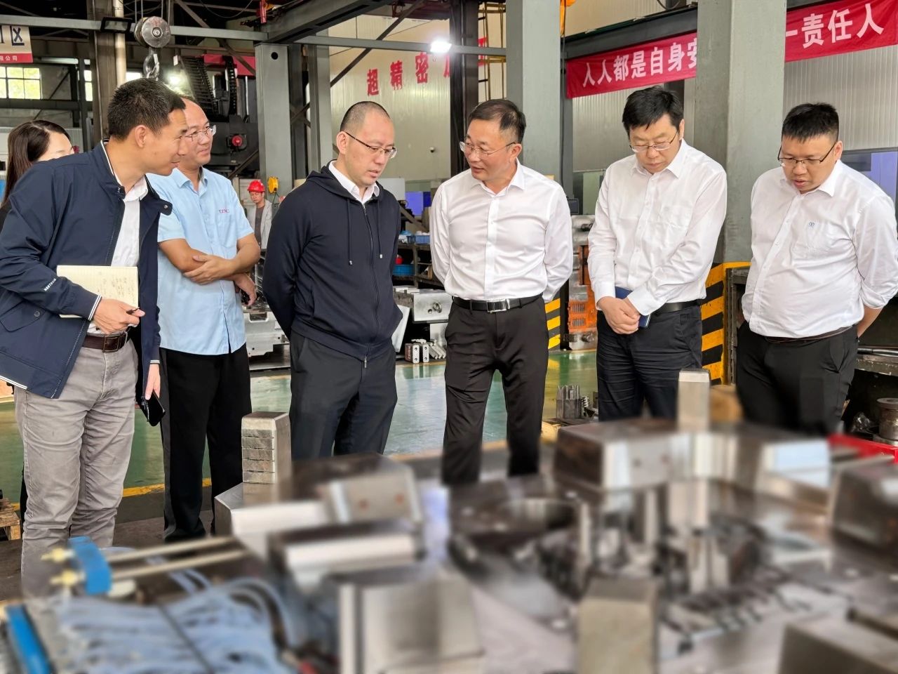 寧波韻升集團(tuán)竺董事長一行蒞臨天正模具交流指導(dǎo)