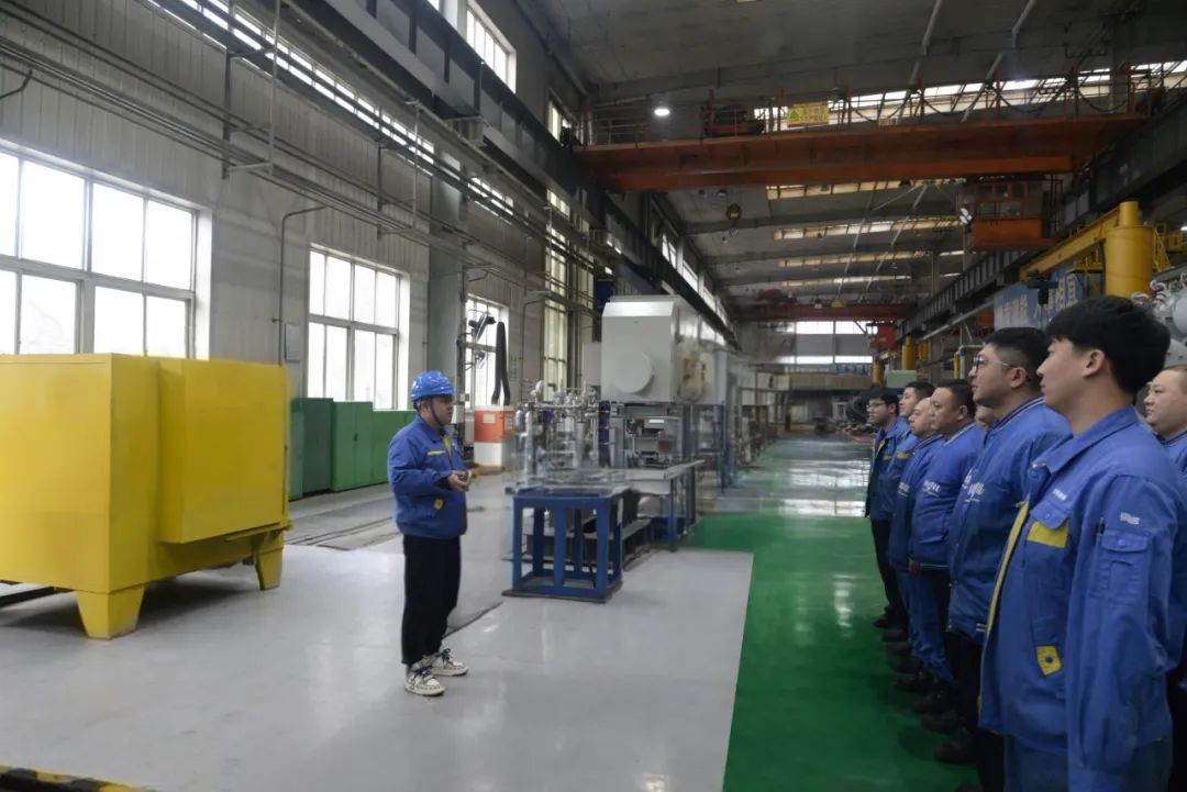 沈鼓集团齿轮公司开展吊装挂钩作业培训 沈鼓集团齿轮公司开展吊装挂钩作业培训