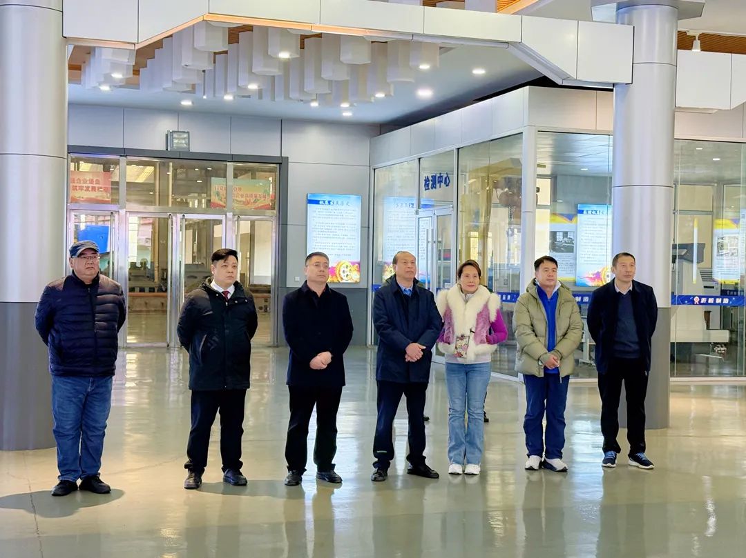 广州数控设备董事长何敏佳带队莅临沂水机床参观交流 广州数控设备董事长何敏佳带队莅临沂水机床参观交流