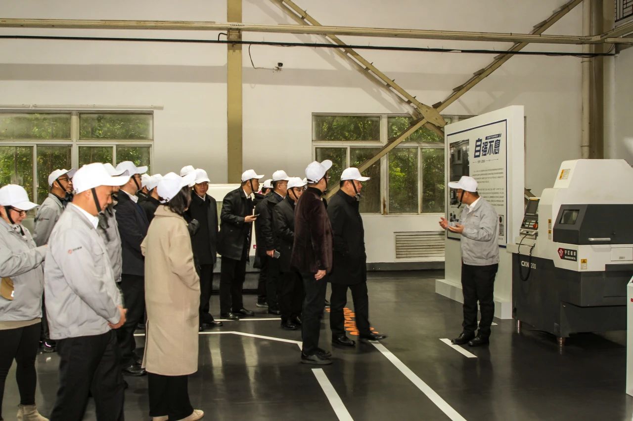 通用技术集团崔志成一行赴普什宁江机床调研交流 通用技术集团崔志成一行赴普什宁江机床调研交流