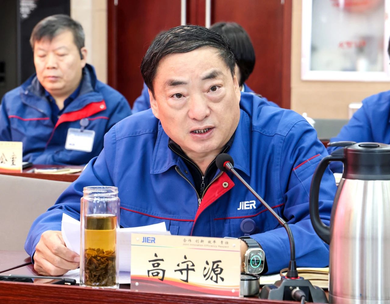 ▲济南二机床党委副书记、总经理高守源主持活动 ▲济南二机床党委副书记、总经理高守源主持活动