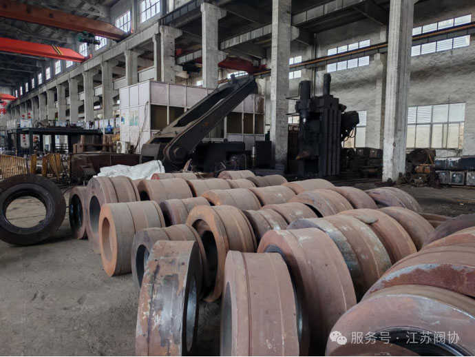 参观南通亚奥精超阀门有限公司(锻钢阀门),上图为江阴鑫裕公司 参观南通亚奥精超阀门有限公司(锻钢阀门),上图为江阴鑫裕公司