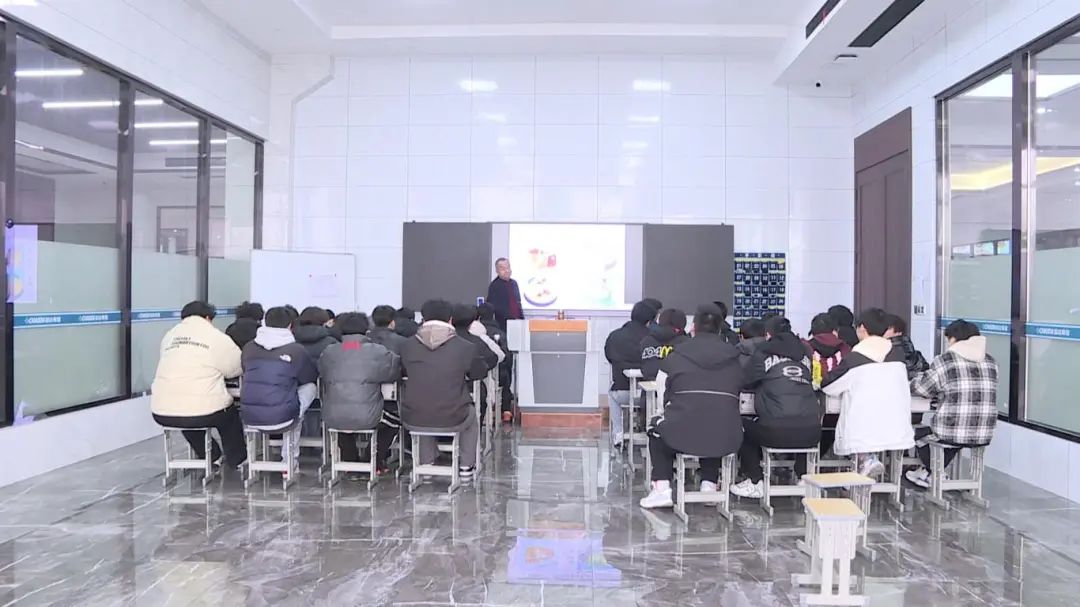 超达(丽水)阀门产业学院:教室搬进工厂 课堂设在车间 超达(丽水)阀门产业学院:教室搬进工厂 课堂设在车间
