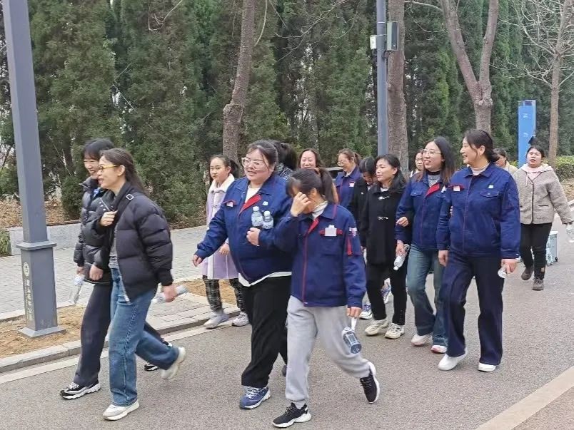 轴研所举办“巾帼绽芳华・徒步展风采”徒步踏青活动 轴研所举办“巾帼绽芳华・徒步展风采”徒步踏青活动