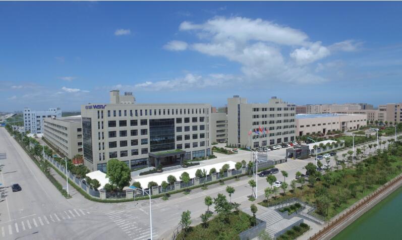 访维都利阀门有限公司董事长兼总经理夏崇茅及国际销售部部长王天翔 访维都利阀门有限公司董事长兼总经理夏崇茅及国际销售部部长王天翔
